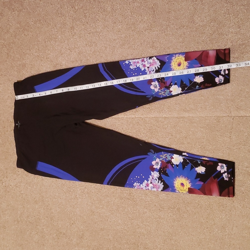 Sweaty Betty Women's Tokyo Bloom 7/8 Leggings - Picture 7 of 10